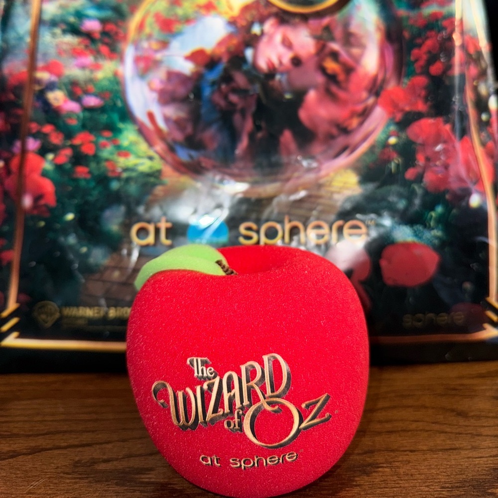 Wizard of Oz Apple. Las Vegas exclusive!